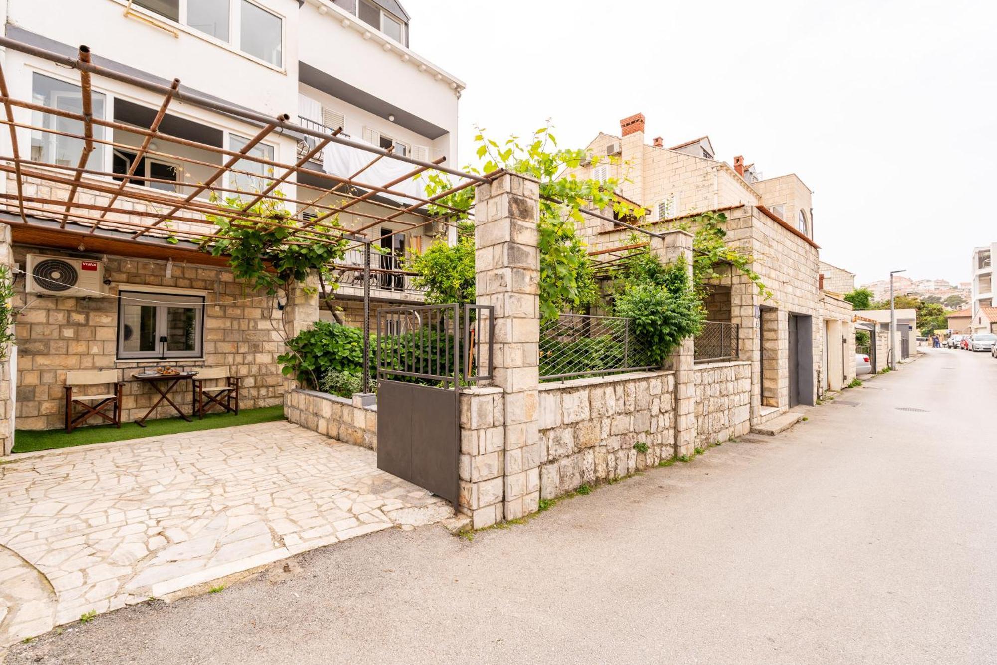 Lapad Sunshine Apartment Дубровник Екстериор снимка